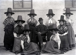 Tom Mathias: Town Folk