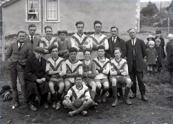 Tom Mathias: Town Folk