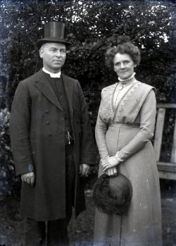Tom Mathias: Darluniau