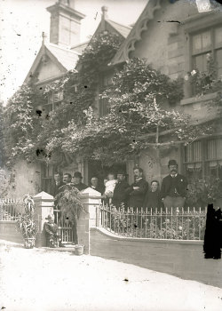 Tom Mathias: Houses and Servants